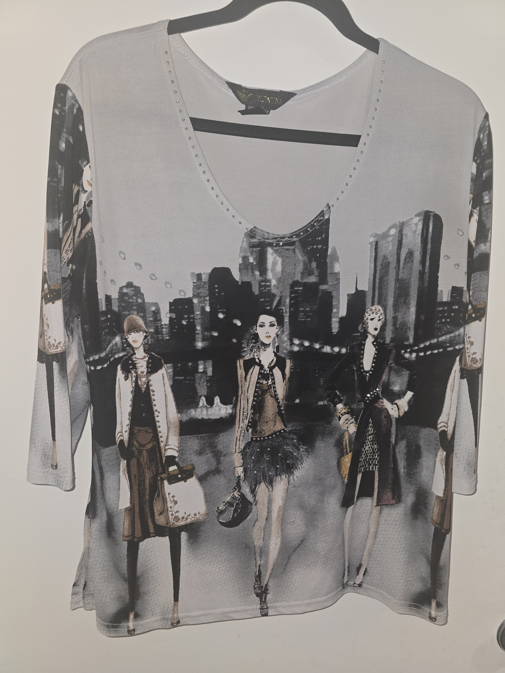 Valentina Gray Graphic Long Sleeve Tee with City Fashion Print